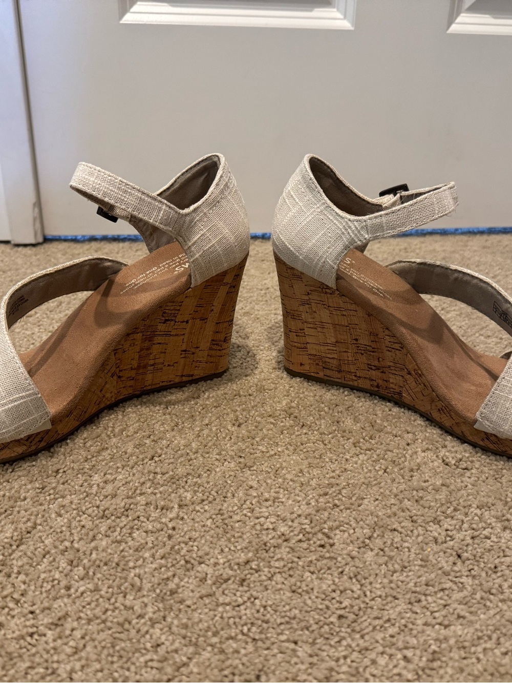 TOMS Cream Cross-Strap Ankle Strap Sandals - Picture 3 of 7